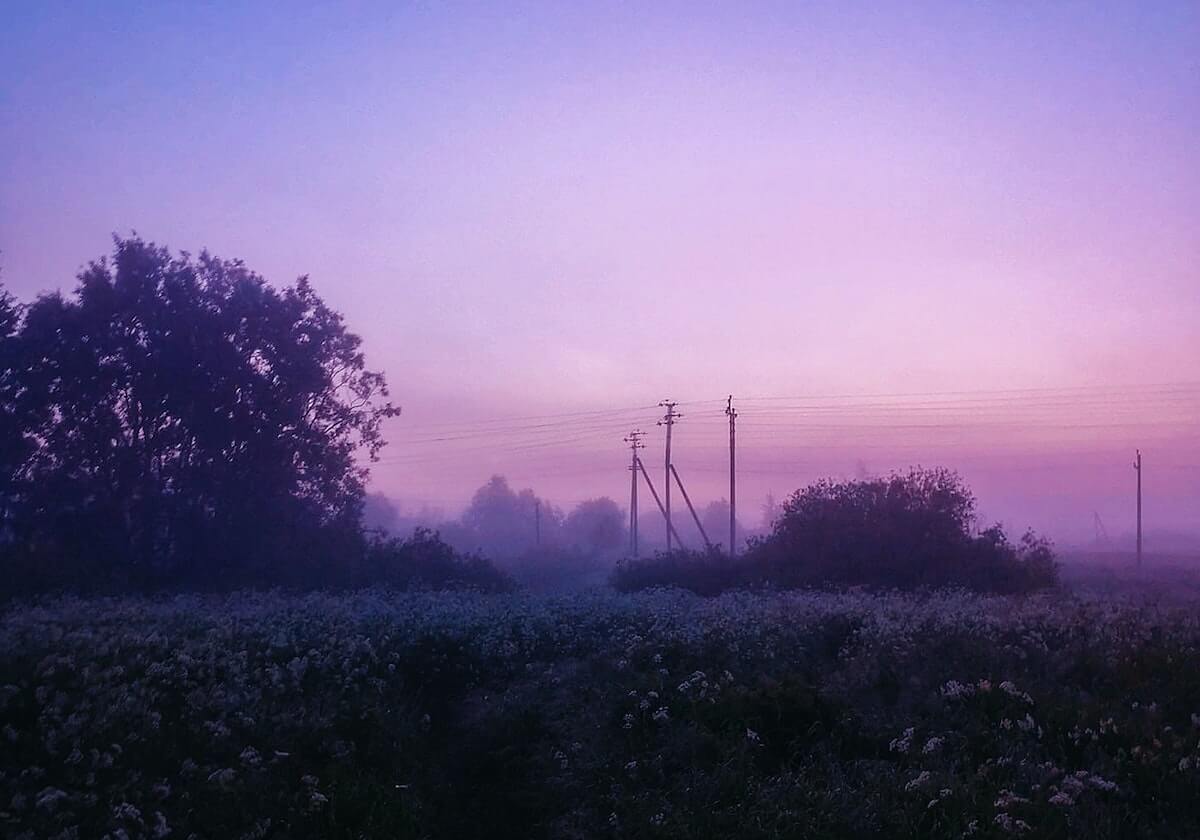 开云登录入口地址-缅怀传奇！梅西身着纽维尔老伙计球衣致敬马拉多纳