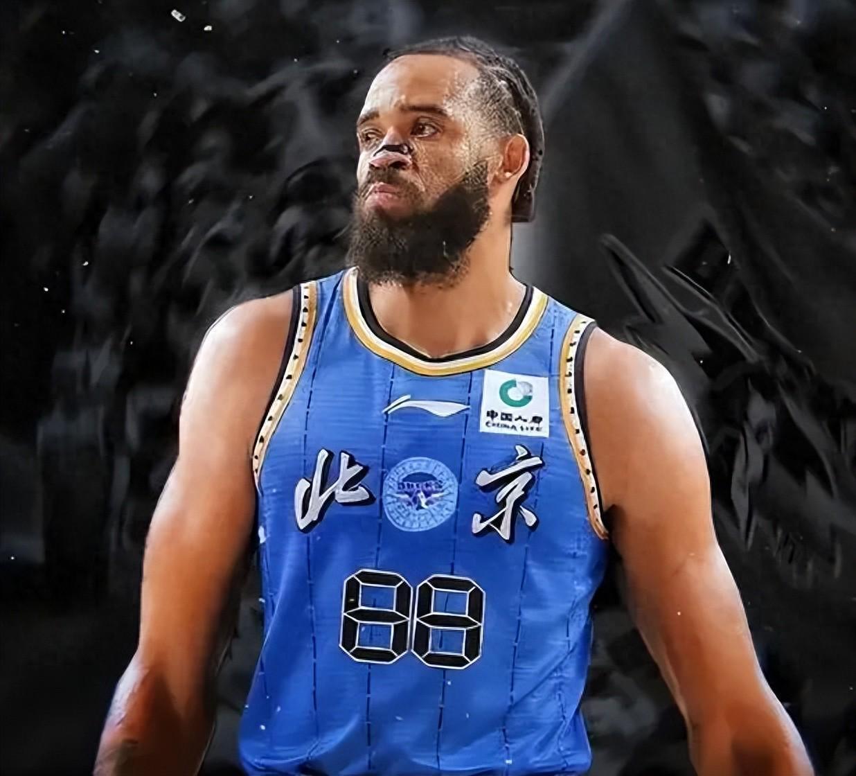 开云电子-4投1中！球队赢33分，顶薪内线正负值为0，球迷：你甚至不配打NBL